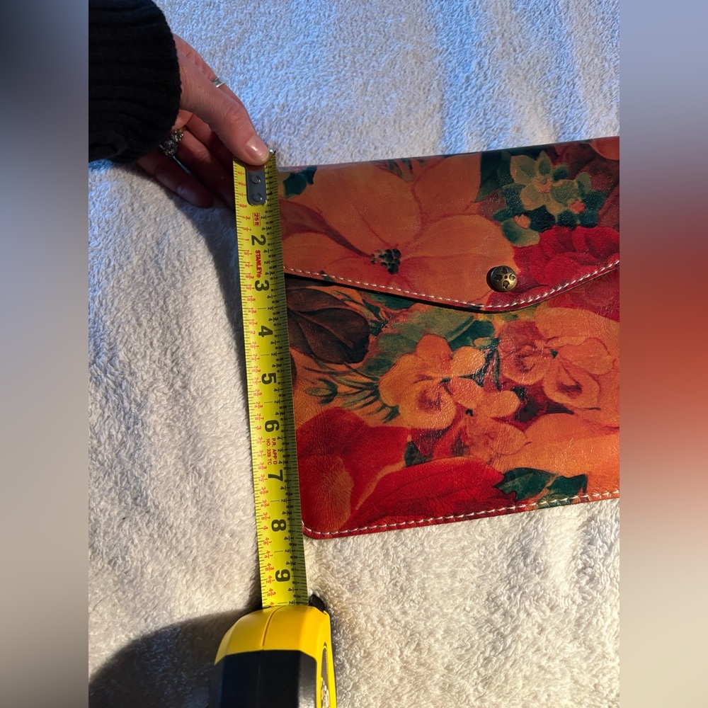 Patricia Nash - Italian Leather Floral Envelope Clutch - Picture 9 of 10